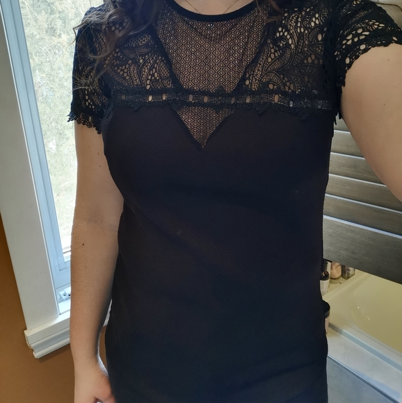 Tops - Picture 3 of 5